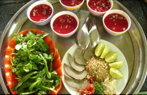Tiết canh ngày Tết: Hiểm họa không lường!